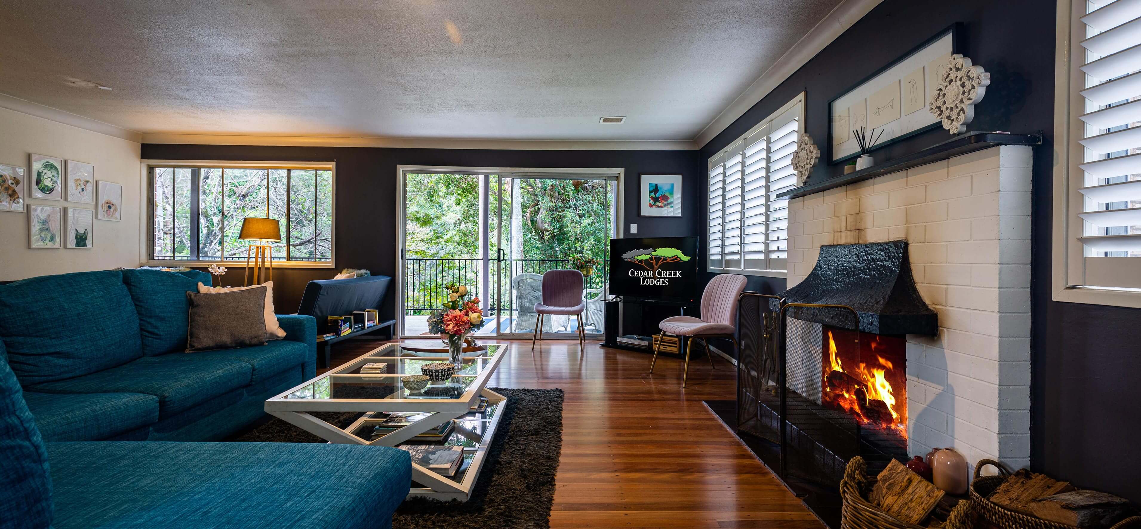 Banner background image (decoration only)